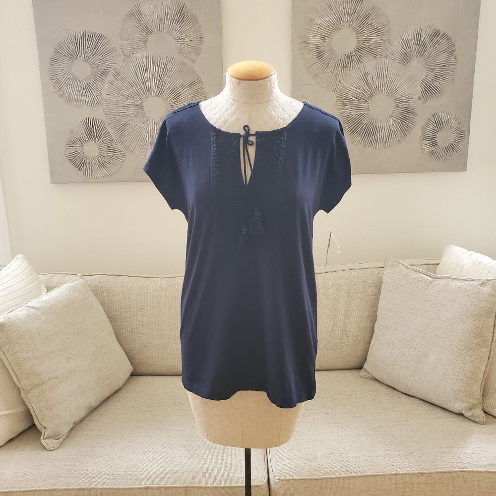 Chelsea & Theodore Embroidered Tie Neck Top Sz Sm